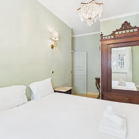 Elegant 3br Townhouse W/ En-suite Baths - Mouraria | By Airnest 펜션