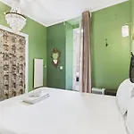 Elegant 3br Townhouse W/ En-suite Baths - Mouraria | By Airnest Feriehus Lisboa