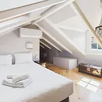 Elegant 3br Townhouse W/ En-suite Baths - Mouraria | By Airnest Feriehus Lisboa
