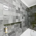 Elegant 3br Townhouse W/ En-suite Baths - Mouraria | By Airnest Feriehus *