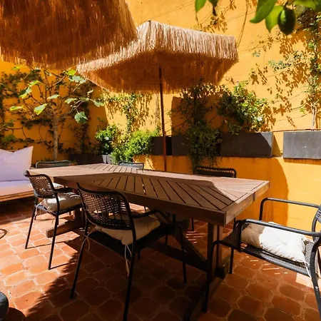 Holiday home Elegant 3br Townhouse W/ En-suite Baths - Mouraria | By Airnest Lisbon