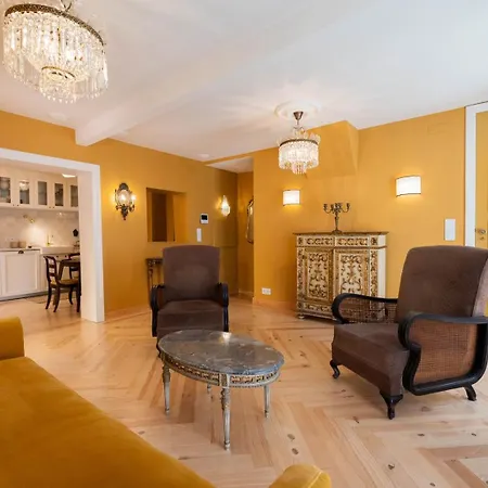 Holiday home Elegant 3br Townhouse W/ En-suite Baths - Mouraria | By Airnest