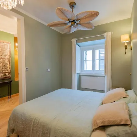 Elegant 3br Townhouse W/ En-suite Baths - Mouraria | By Airnest Holiday home *