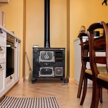 Elegant 3br Townhouse W/ En-suite Baths - Mouraria | By Airnest *