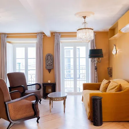 Elegant 3br Townhouse W/ En-suite Baths - Mouraria | By Airnest Lisbon