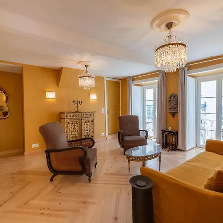 Elegant 3br Townhouse W/ En-suite Baths - Mouraria | By Airnest * Lisbon