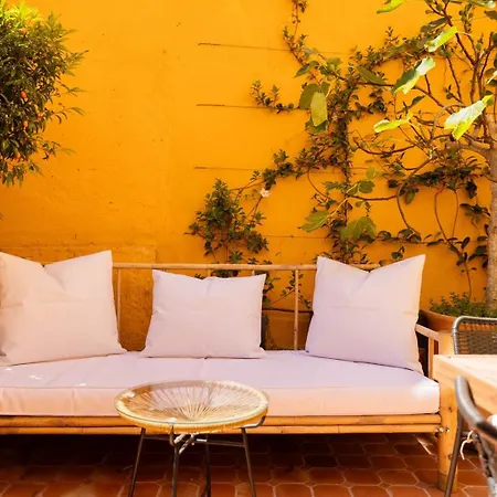 Holiday home Elegant 3br Townhouse W/ En-suite Baths - Mouraria | By Airnest *