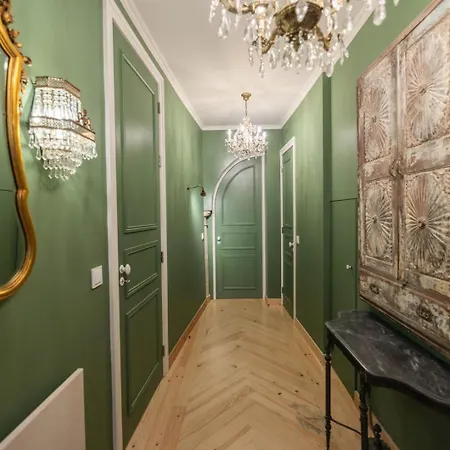 Elegant 3br Townhouse W/ En-suite Baths - Mouraria | By Airnest Holiday home Lisbon