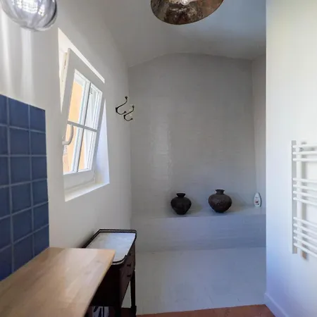 Holiday home Elegant 3br Townhouse W/ En-suite Baths - Mouraria | By Airnest *