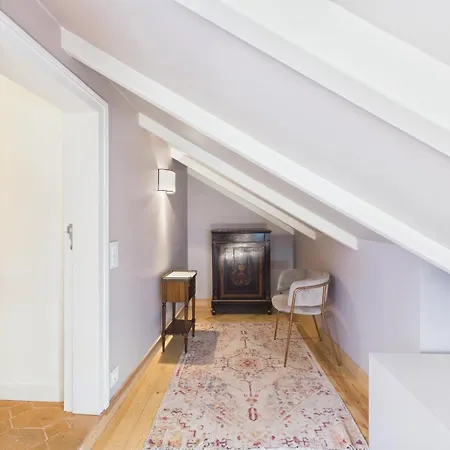 Elegant 3br Townhouse W/ En-suite Baths - Mouraria | By Airnest Feriehus Lisboa