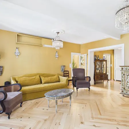 Elegant 3br Townhouse W/ En-suite Baths - Mouraria | By Airnest * Lisboa