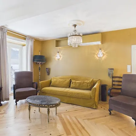Prázdninový dům Elegant 3br Townhouse W/ En-suite Baths - Mouraria | By Airnest *