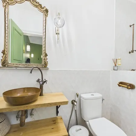 Elegant 3br Townhouse W/ En-suite Baths - Mouraria | By Airnest Prázdninový dům Lisboa