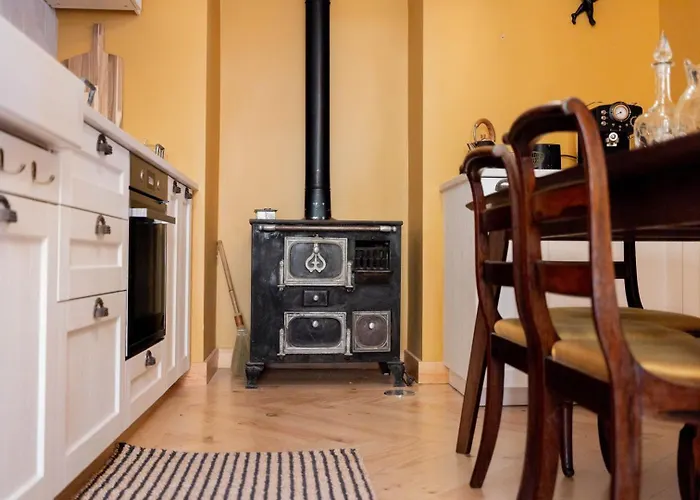 Elegant 3br Townhouse W/ En-suite Baths - Mouraria | By Airnest *