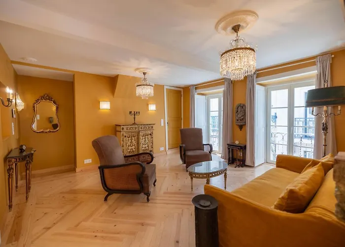 Elegant 3br Townhouse W/ En-suite Baths - Mouraria | By Airnest * Lizbona