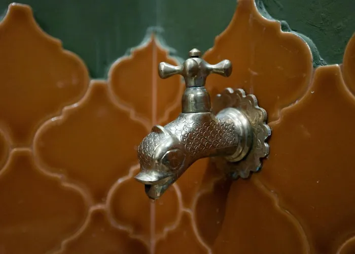 Elegant 3br Townhouse W/ En-suite Baths - Mouraria | By Airnest Lizbona