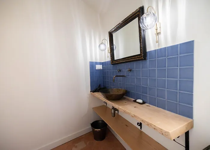 Будинок відпочинку Elegant 3br Townhouse W/ En-suite Baths - Mouraria | By Airnest *