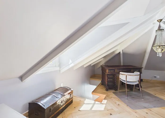 Holiday home Elegant 3br Townhouse W/ En-suite Baths - Mouraria | By Airnest Lisbon