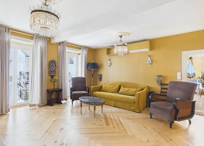 Elegant 3br Townhouse W/ En-suite Baths - Mouraria | By Airnest Holiday home