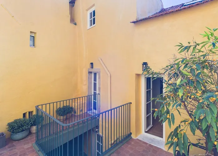 Elegant 3br Townhouse W/ En-suite Baths - Mouraria | By Airnest Holiday home *