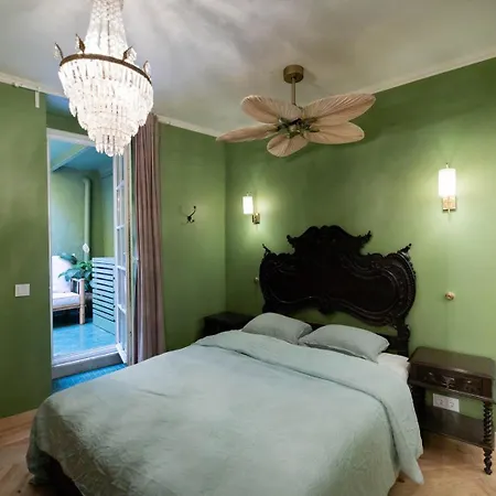 Elegant 3br Townhouse W/ En-suite Baths - Mouraria | By Airnest Casa de Férias Lisboa