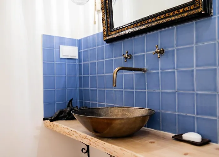 Casa de Férias Elegant 3br Townhouse W/ En-suite Baths - Mouraria | By Airnest